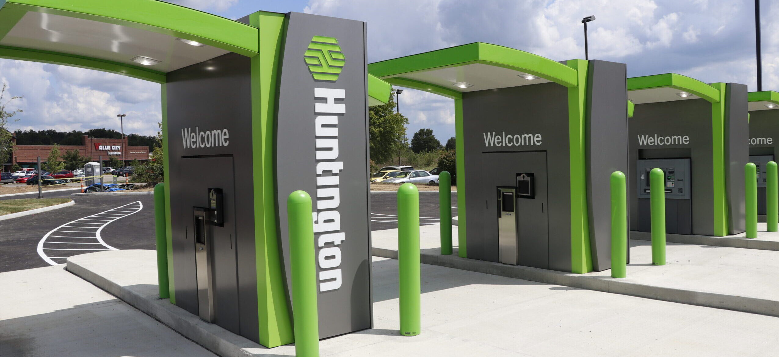 Huntington Bank multiple ATM drive-thru lanes